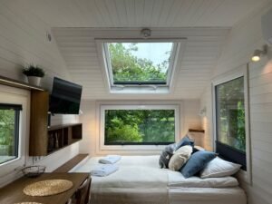 Prolongez vos Vacances avec une Tiny House : Découvrez le Minimalisme chez Ta Tiny House